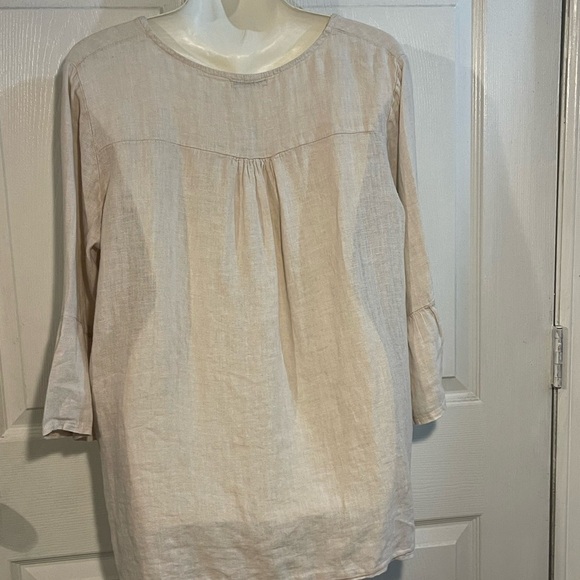 Chic Beige Women's Blouse - Picture 6 of 10